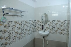 LUCKY S OCEANIQUE HOMES