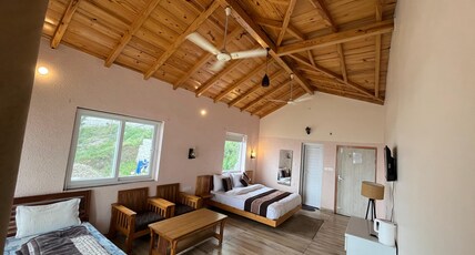 Mohini lakeview cottage Bhimtal Room Type - Family room 2 bed lakeview balcony