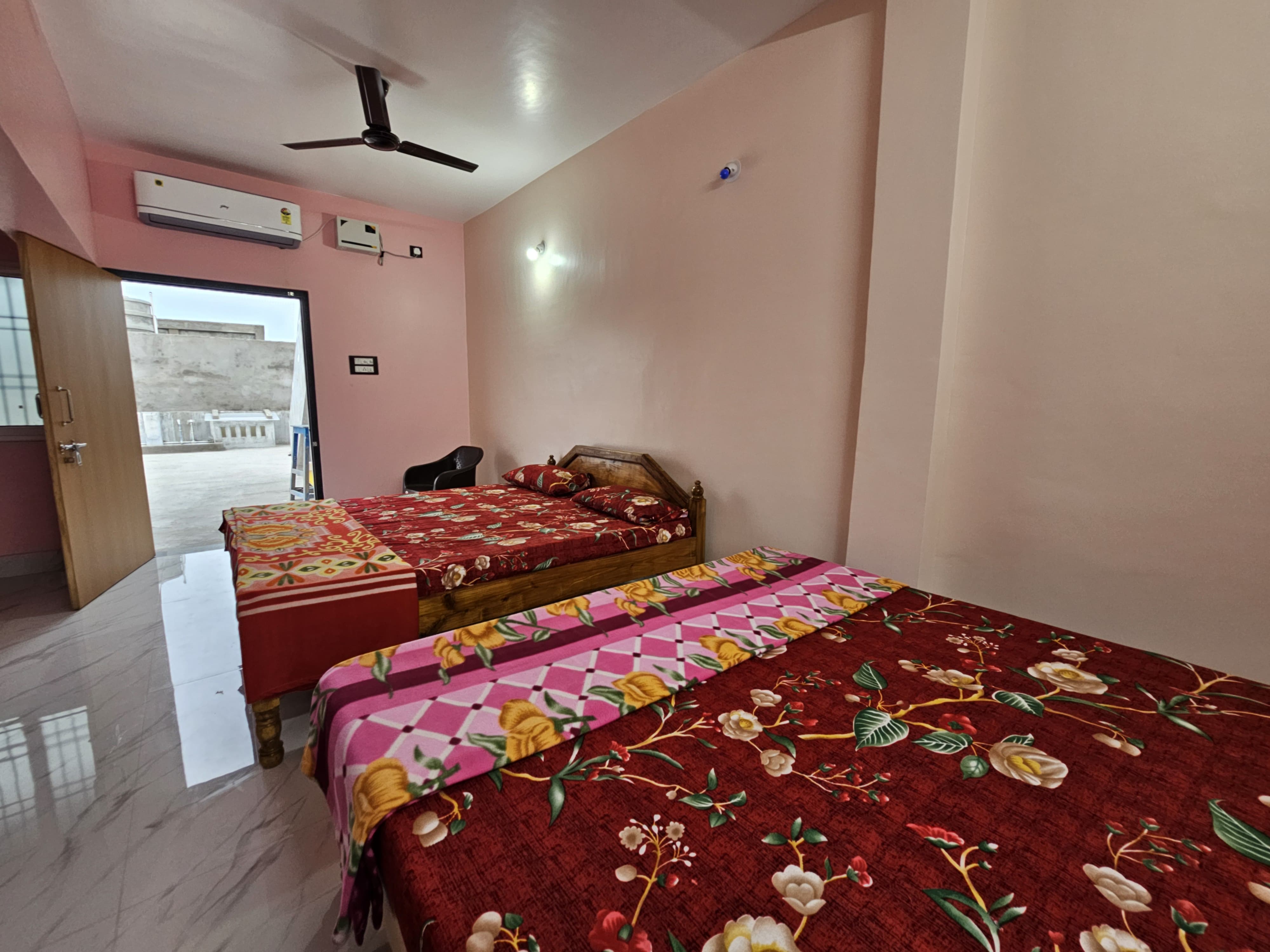 Mangla Homestay 250M From Jagannath Temple - Tap to explore photos