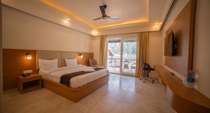 Deewan ji's Stays Room Type - Deluxe room with Valley View