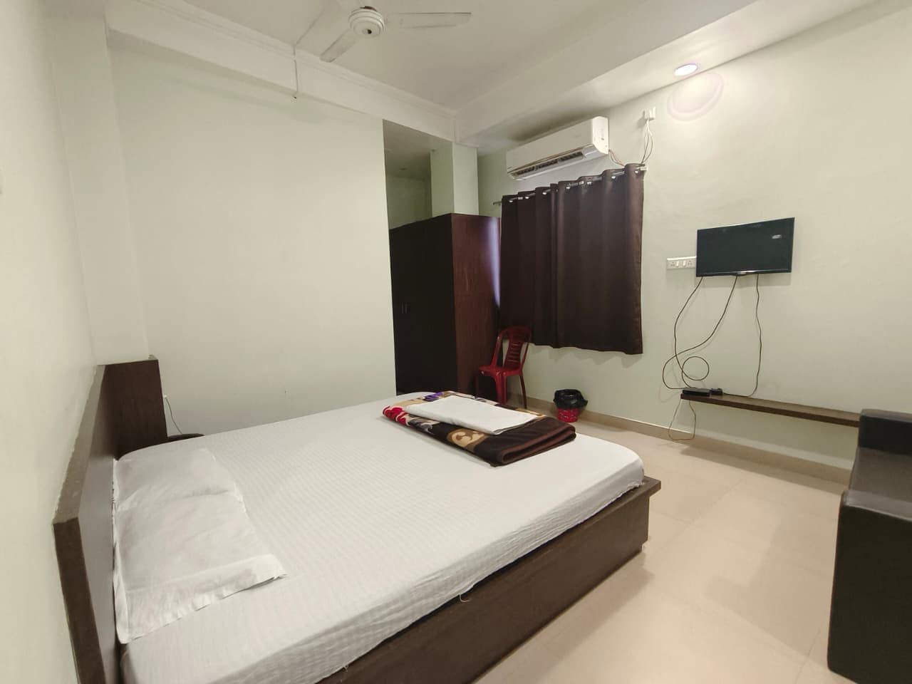 Kk Tower Guest House - Tap to explore photos
