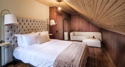 Luxuriously Restored Farm Cabin Room Type - Luxuriously Restored Farm Cabin