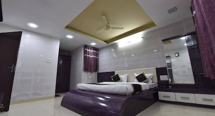 Eleven 43 Hotel & Banquet Room Type - FAMILY ROOM WITH TWO BED ROOM, LIVING ROOM AND KITCHEN Eleven 43 Hotel & Banquet Room Type - FAMILY ROOM WITH TWO BED ROOM, LIVING ROOM AND KITCHEN