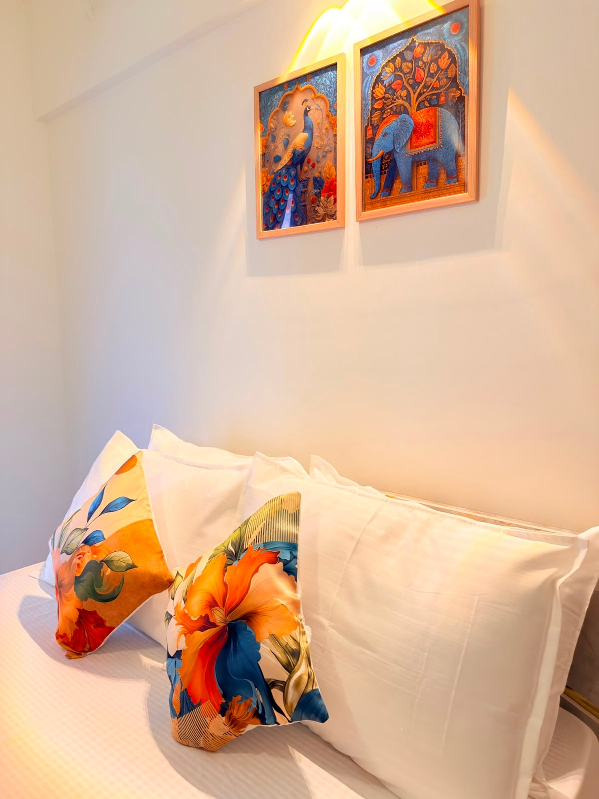 Luxury 3bhk with jacuzzi in K town - Tap to explore photos