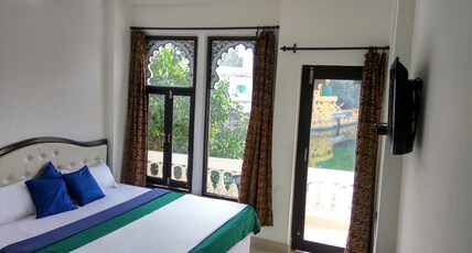 Devi Villa- Your Home on Lake Pichola Room Type - Standard Double Room with Balcony and Lake View