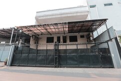 Capital O 141 Fatmawati Cozy Residence