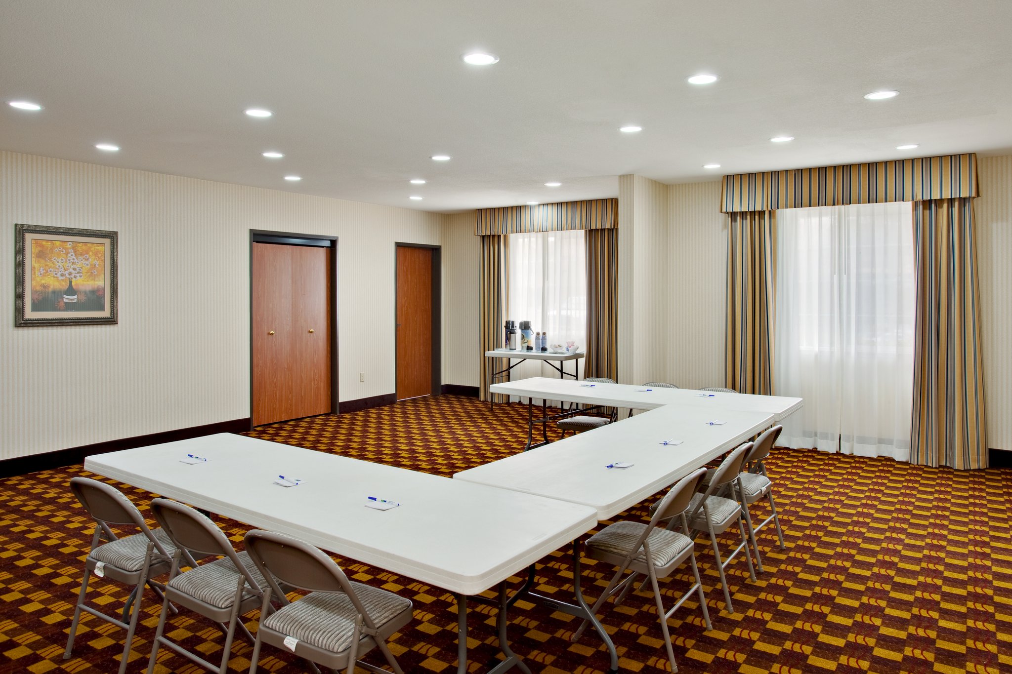 Holiday Inn Express & Suites JACKSON - Tap to explore photos