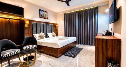 Hotel Jewels Room Type - Classic Room (Front - View)