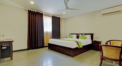 Treebo Prince Room Type - Deluxe Room