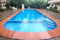 Seacoast Retreat Lovely 2 BHK Condo With Pool Near The Beach