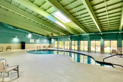 Holiday Inn Express Fall River North, an IHG Hotel