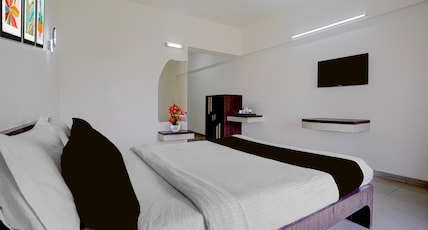 Super Townhouse RTO Office Silvassa Formerly Hotel Utkarsh Room Type - Deluxe Super Townhouse RTO Office Silvassa Formerly Hotel Utkarsh Room Type - Deluxe