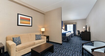 Holiday Inn Express & Suites PEEKSKILL-LOWER HUDSON VALLEY Room Type - 2 Queen Beds Suite