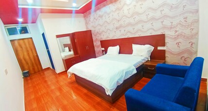 Vardhans vila and palace Room Type - Luxury Room with Balcony and Garden View