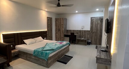 Hotel Akash Ganga Room Type - DELUXE AC ROOM