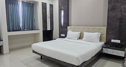 Hotel King Raama Room Type - Executive AC Room