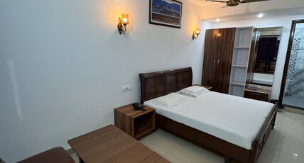 HOTEL SEA ROCK Room Type - Deluxe AC