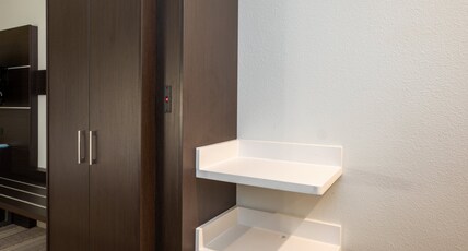 Holiday Inn Express Hotel & Suites Rockport Room Type - 2 Queen Beds Standard Comm Access Tub