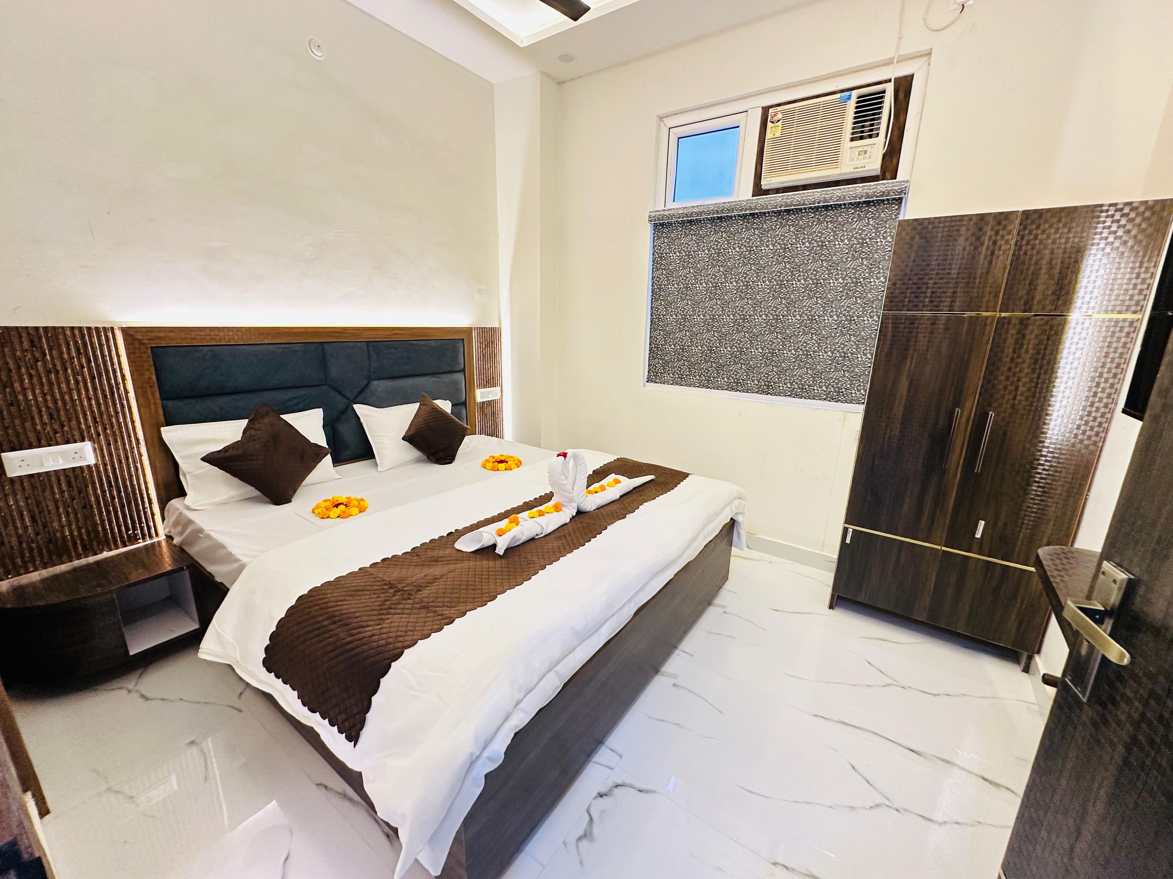 GL Residency Stay - Tap to explore photos