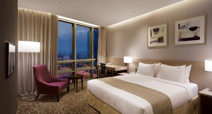 Holiday Inn Incheon Songdo Room Type - 1 King Bed Standard City View