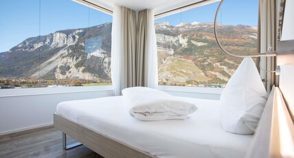 Mercure Chur City West Room Type - Superior Corner room with 1 double bed, mountain view