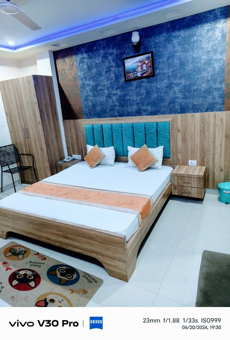 Hotel DevRaj Sidhi - Tap to explore photos