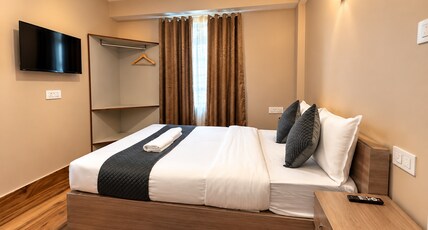 Cozy Cubicles 400M from MG Marg Room Type - Cozy Room