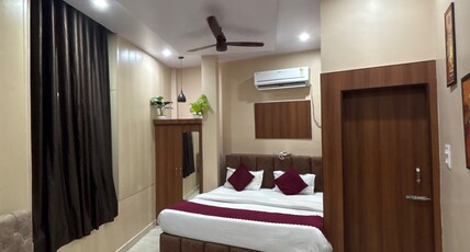 Hotel Jalsa Room Type - Deluxe Double Bed Room