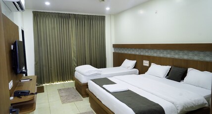 Hotel VR Grand Room Type - Mini Family Room Temple View With Balcony