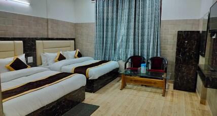 Hotel Maa Saraswati Room Type - 4 Bedded Ac Room
