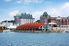 Resorts World Sentosa - Hotel Michael