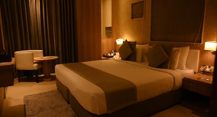 THE MAUREEN KOLKATA Room Type - PREMIUM ROOM