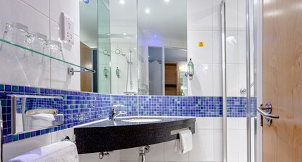 Holiday Inn Express Dunfermline Room Type - Standard Room with Free Hot Breakfast