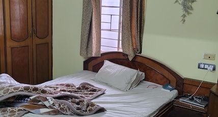 Gem Backpackers Hostel Room Type - Deluxe Double Bedroom 