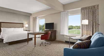 Hampton Inn by Hilton Penn Yan Room Type - 1 KING LAKE VW STDU NS