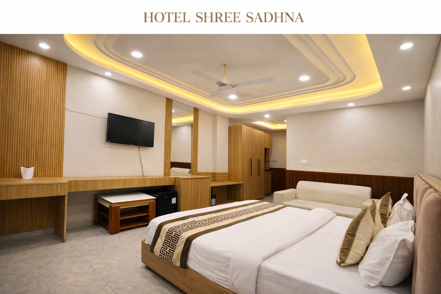 Hotel Shree Sadhna - Vrindavan Chhatikara Road - Tap to explore photos