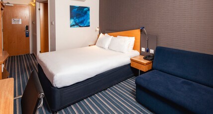 Holiday Inn Express Birmingham NEC Room Type - 1 Double Standard with Free Hot Breakfast