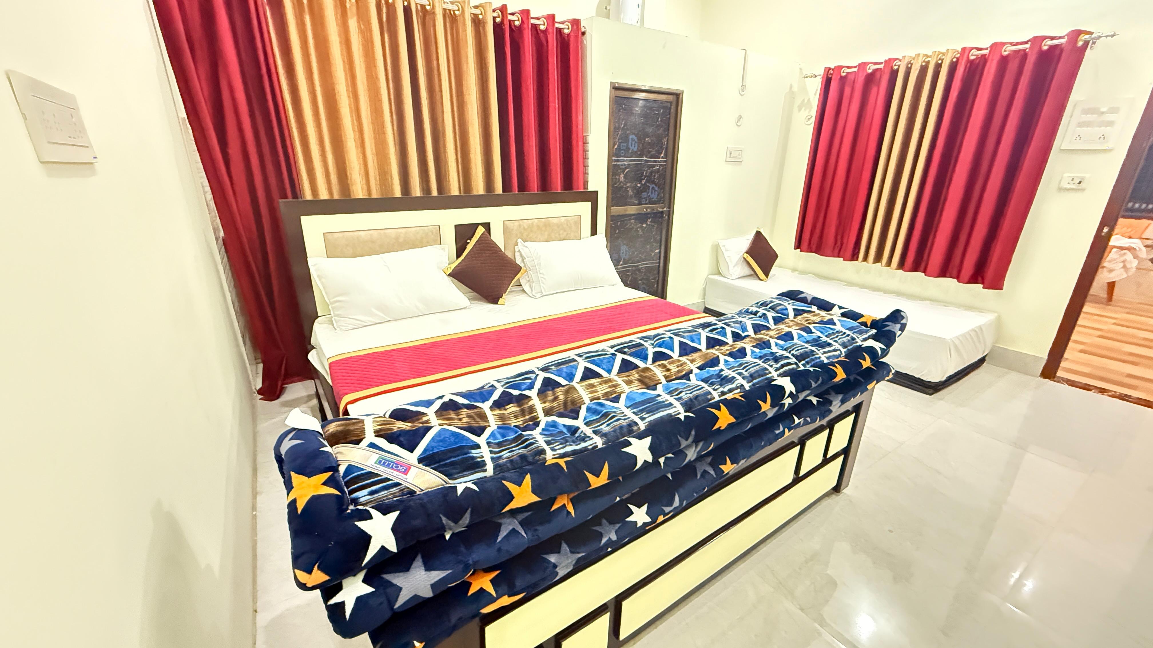 Arya Homestay - Tap to explore photos