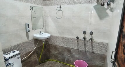 Shri Janki Raman Kunj 5 minut from Ram Mandir. Room Type - Standard Non AC Room