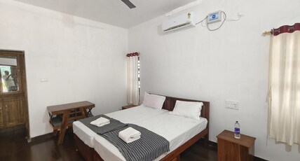META PALACE Room Type - Twin Bed AC Room
