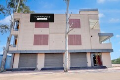 Super Townhouse Roorkee Bypass