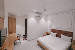 The Aura Club Resort Lodging