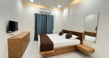 Kanchan Deluxe Lodging Room Type - Deluxe Room King Bed