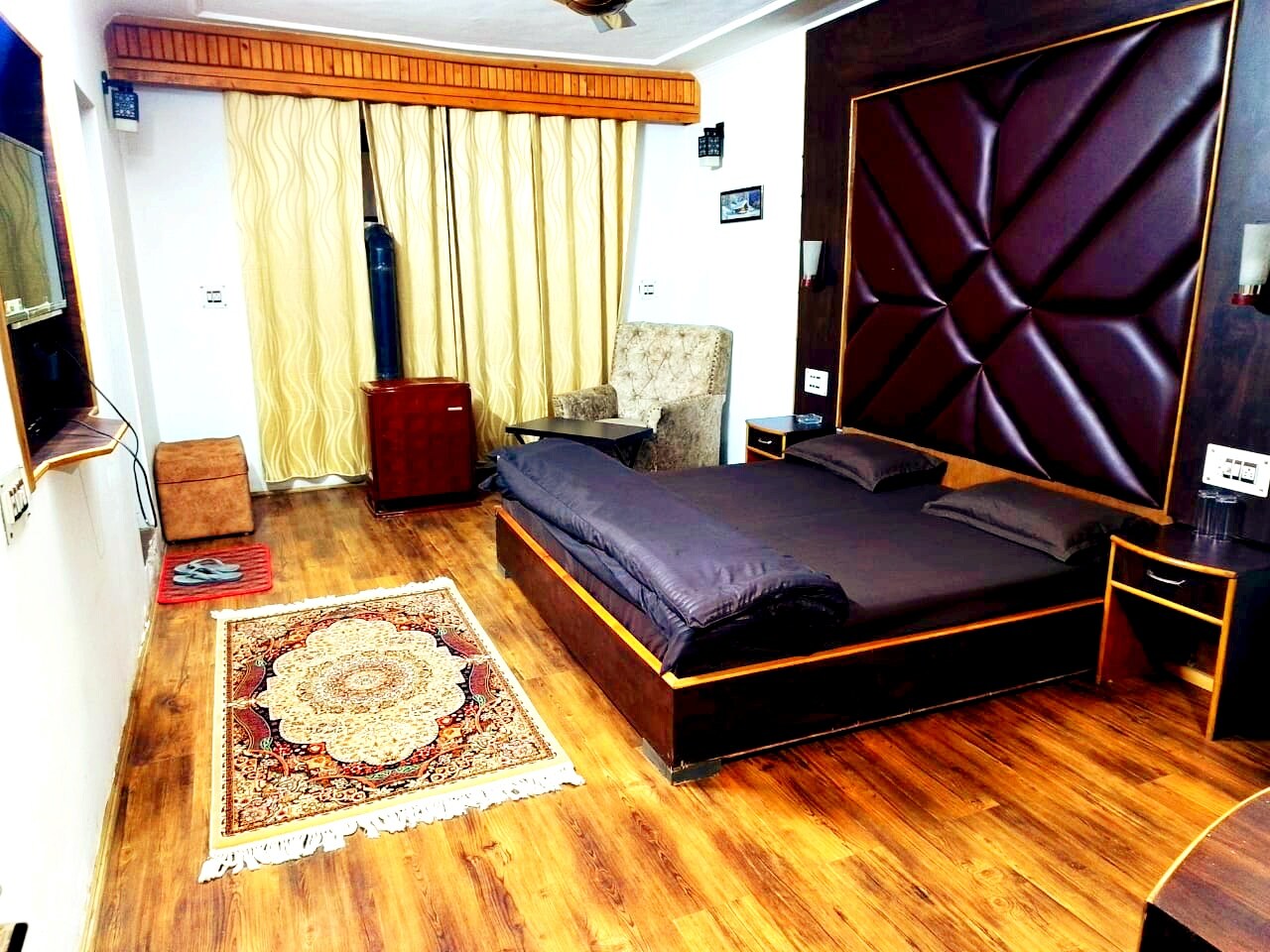 The White Cottage Srinagar - Tap to explore photos