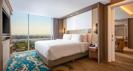 Swiss-Belhotel Solo Room Type - Premier Business Suite