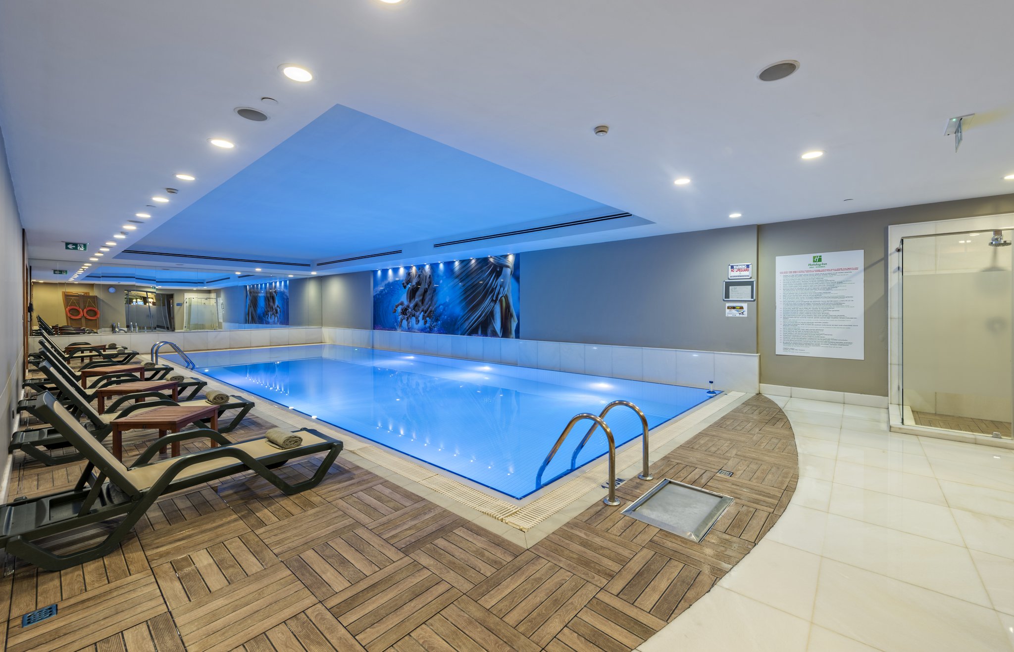 Holiday Inn Sisli - Tap to explore photos