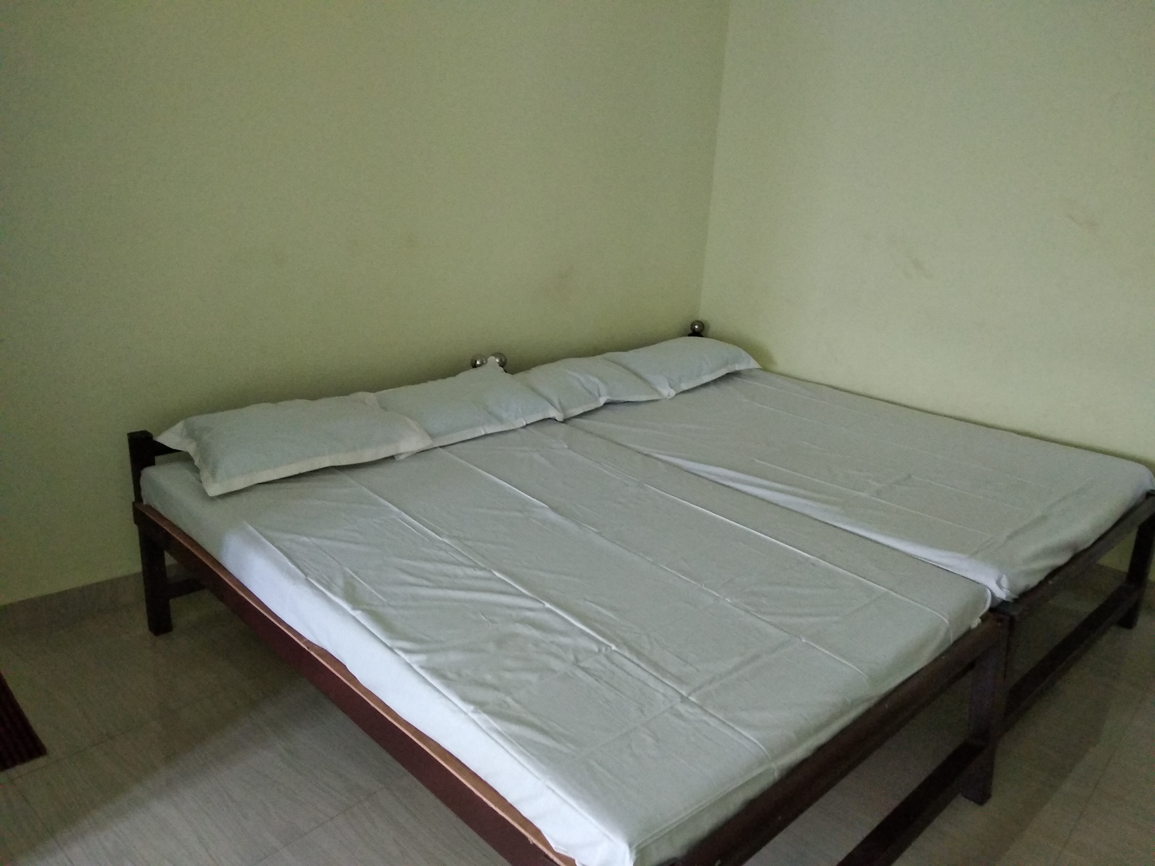 HAQANI TOURIST HOME - Tap to explore photos