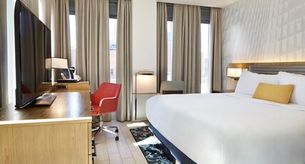 Hotel Indigo ATLANTA DOWNTOWN Room Type - 1 King Standard Peachtree Street View
