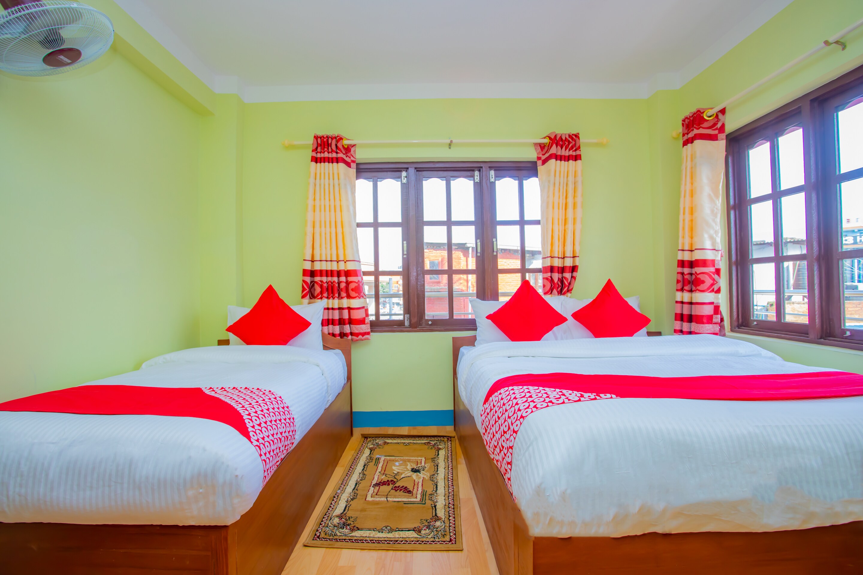 OYO 589 Hotel Trimurti - Tap to explore photos