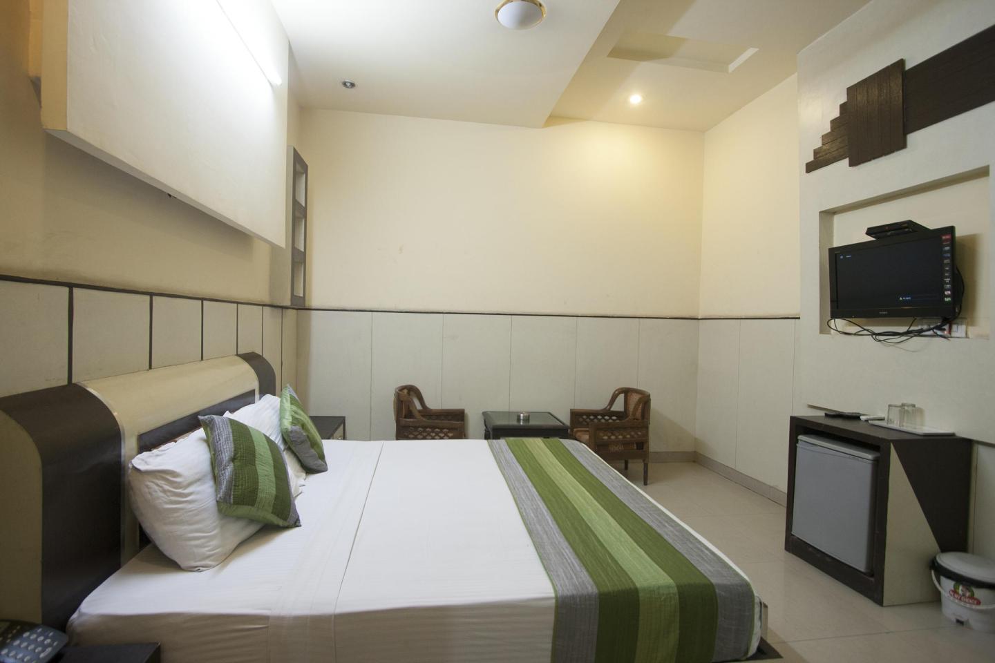 Hotel SPB 87 near Karol Bagh Metro Station - Tap to explore photos